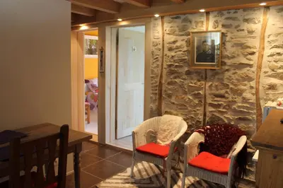 Télévision ou salle de divertissement dans l'établissement Chambres d'hôtes Par Hasard