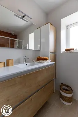 Salle de bains dans l'établissement Gite d'Anjoux