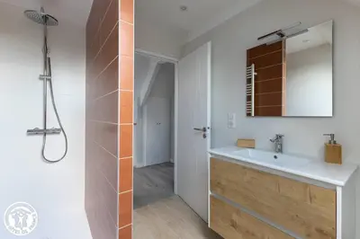 Salle de bains dans l'établissement Gite d'Anjoux