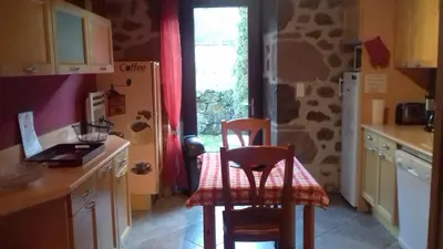 Cuisine ou kitchenette dans l'établissement Gîte de l'Abreuvoir