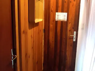 Plan de l'établissement Chalet montagnard avec balcon, proche piste et centre - FR-1-814-77