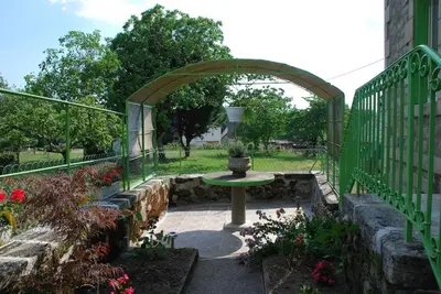 Jardin de l'établissement Maison de charme à la campagne