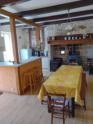Cuisine ou kitchenette dans l'établissement Maison de charme à la campagne