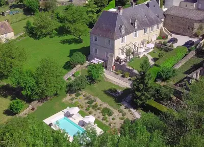 Piscine de l'établissement Chambre d'hôtes Au jardin de la Bachellerie ou située à proximité