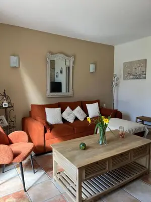 Coin salon dans l'établissement Maison familiale proche Lascaux Lou Cantou