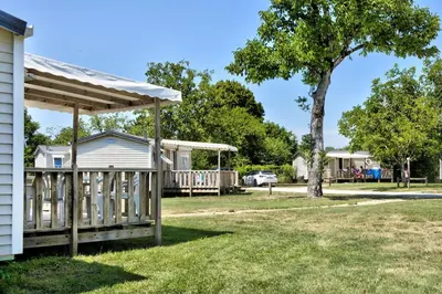Jardin de l'établissement Camping Les Ondines