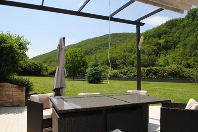 Vue générale sur la montagne ou vue sur la montagne depuis la villa