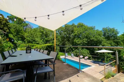 Piscine de l'établissement La Maison de Pierrot ou située à proximité