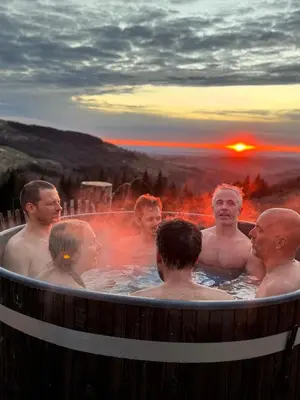 Clients de l'établissement Caldera hébergement et activités d'altitude