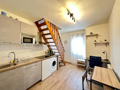 Cuisine ou kitchenette dans l'établissement Duplex Aristide Briand 5 min gare-DABNB