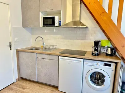 Cuisine ou kitchenette dans l'établissement Duplex Aristide Briand 5 min gare-DABNB