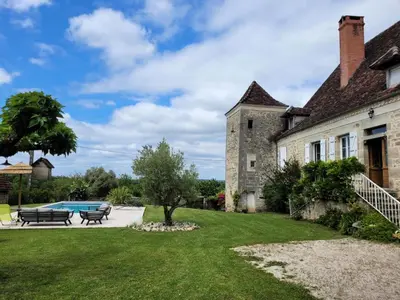 Jardin de l'établissement Gîte de France Histoire de famille 3 épis - Gîte de France 6 personnes MAE-2031
