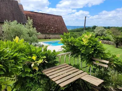 Piscine de l'établissement Gîte de France Histoire de famille 3 épis - Gîte de France 6 personnes MAE-2031 ou située à proximité