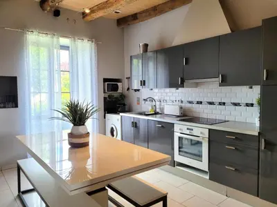 Cuisine ou kitchenette dans l'établissement Gîte de France Histoire de famille 3 épis - Gîte de France 6 personnes MAE-2031
