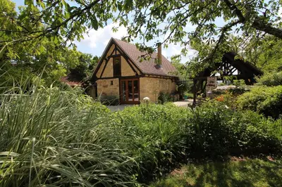 Jardin de l'établissement Gites le Sud, La Petite Grange