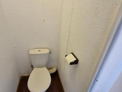 Salle de bains dans l'établissement Appartement spacieux avec terrasse et garage, accès piscine - FR-1-814-88