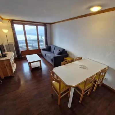 Appartement spacieux avec terrasse et garage