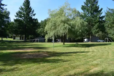Jardin de l'établissement VVF Cantal Champs-sur-Tarentaine