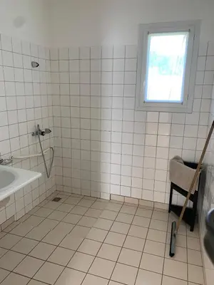 Salle de bains dans l'établissement Le Petit Bois 46
