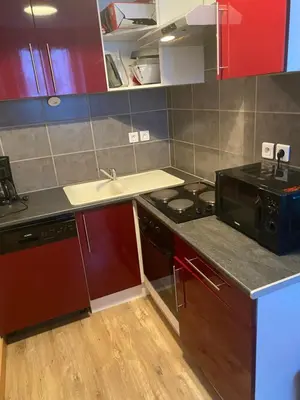 Cuisine ou kitchenette dans l'établissement Val-locations thermes 5