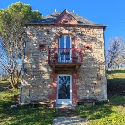 Gite a collonges la rouge avec spa