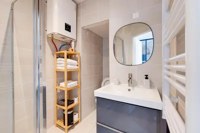 Salle de bains dans l'établissement Le Herriot 4 Hyper Centre 5min de la Gare à pied