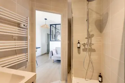 Salle de bains dans l'établissement Le Herriot 4 Hyper Centre 5min de la Gare à pied