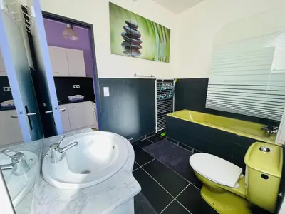 Salle de bains dans l'établissement F2 Pavot