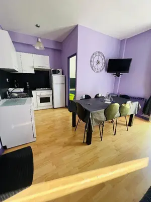 Cuisine ou kitchenette dans l'établissement F2 Pavot