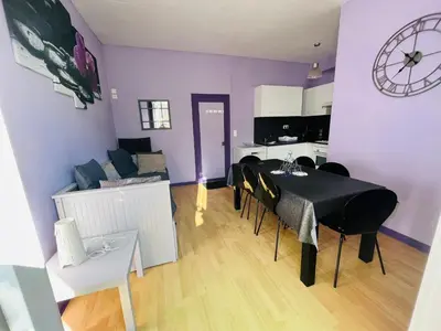 Télévision ou salle de divertissement dans l'établissement F2 Pavot