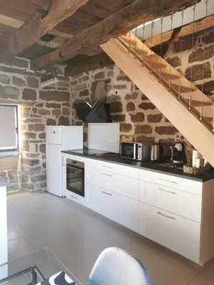 Cuisine ou kitchenette dans l'établissement Gite Le Fournil