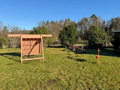 Aire de jeux pour enfants de l'établissement Gîte des Combes - Corrèze - 3ch - 10 pers