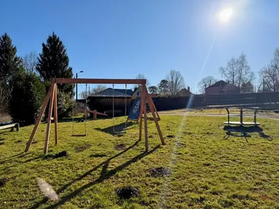 Aire de jeux pour enfants de l'établissement Gîte des Combes - Corrèze - 3ch - 10 pers