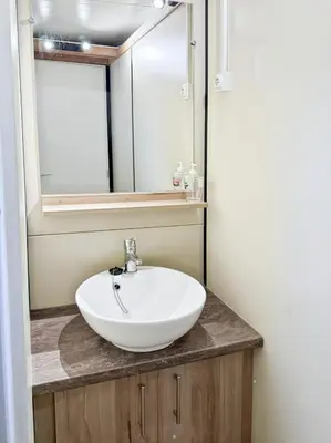 Salle de bains dans l'établissement Le Nouméa, 4 pers, 3 lits