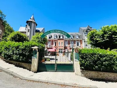 Piscine de l'établissement F2 Pensée ou située à proximité