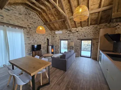 Télévision ou salle de divertissement dans l'établissement Bergerie en plein nature - SPA PRIVATIF
