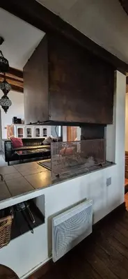 Cuisine ou kitchenette dans l'établissement Maison de tuiles au pieds du château de Castelnau