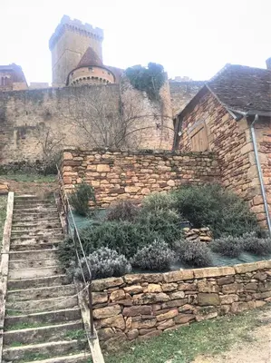 Plan de l'établissement Maison de tuiles au pieds du château de Castelnau