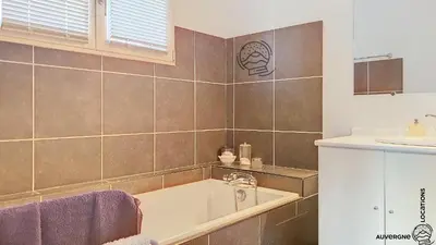 Salle de bains dans l'établissement Villa Catherine