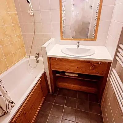 Salle de bains dans l'établissement le petit chambourguet