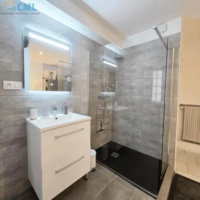 Salle de bains dans l'établissement Gite 2 à 4 pers, Centre historique de Montignac