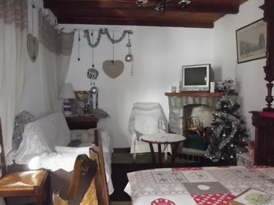 Télévision ou salle de divertissement dans l'établissement gite au creux de la Vallée