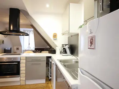 Cuisine ou kitchenette dans l'établissement Spacieux T3 La Bourboule, 4 pers, proche thermes et commodités - FR-1-608-284