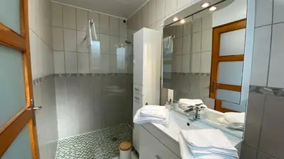 Salle de bains dans l'établissement Joli petit appartement sur les hauteurs de BRIVE