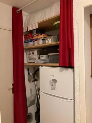 Cuisine ou kitchenette dans l'établissement Appartement duplex 8 pers à Super-Besse avec wifi et piscine chauffée