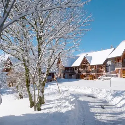 Appartement duplex 8 pers à Super-Besse avec wifi et piscine chauffée