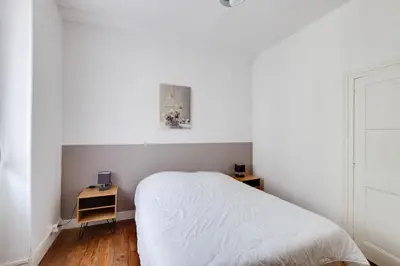 Un ou plusieurs lits dans un hébergement de l'établissement Maison moderne, en pierre avec terrasse pour 6