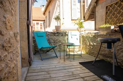 Balcon ou terrasse dans l'établissement Maison moderne, en pierre avec terrasse pour 6