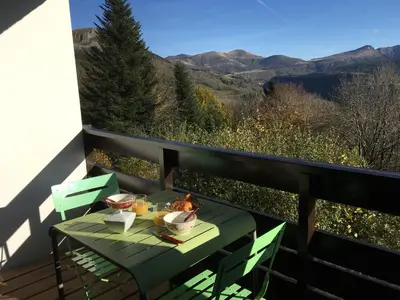 Vue générale sur la montagne ou vue sur la montagne depuis l'appartement