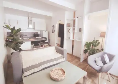Cuisine ou kitchenette dans l'établissement AppartementCosy, cœurdeSouillac tidordognehomes